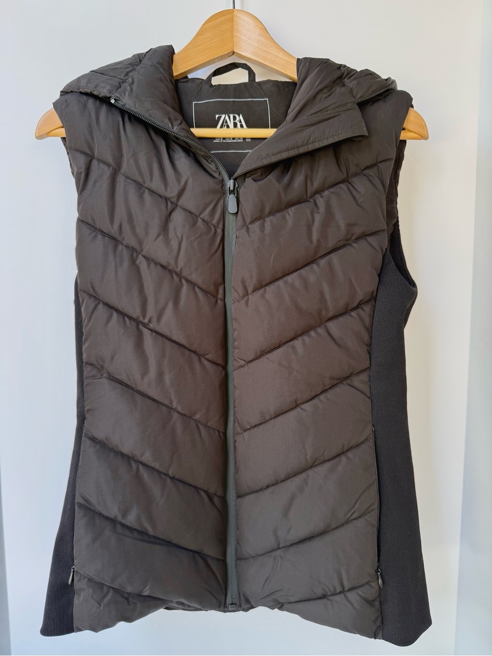 Zara Black Quilted Hooded Puffer Vest with Side Panels
